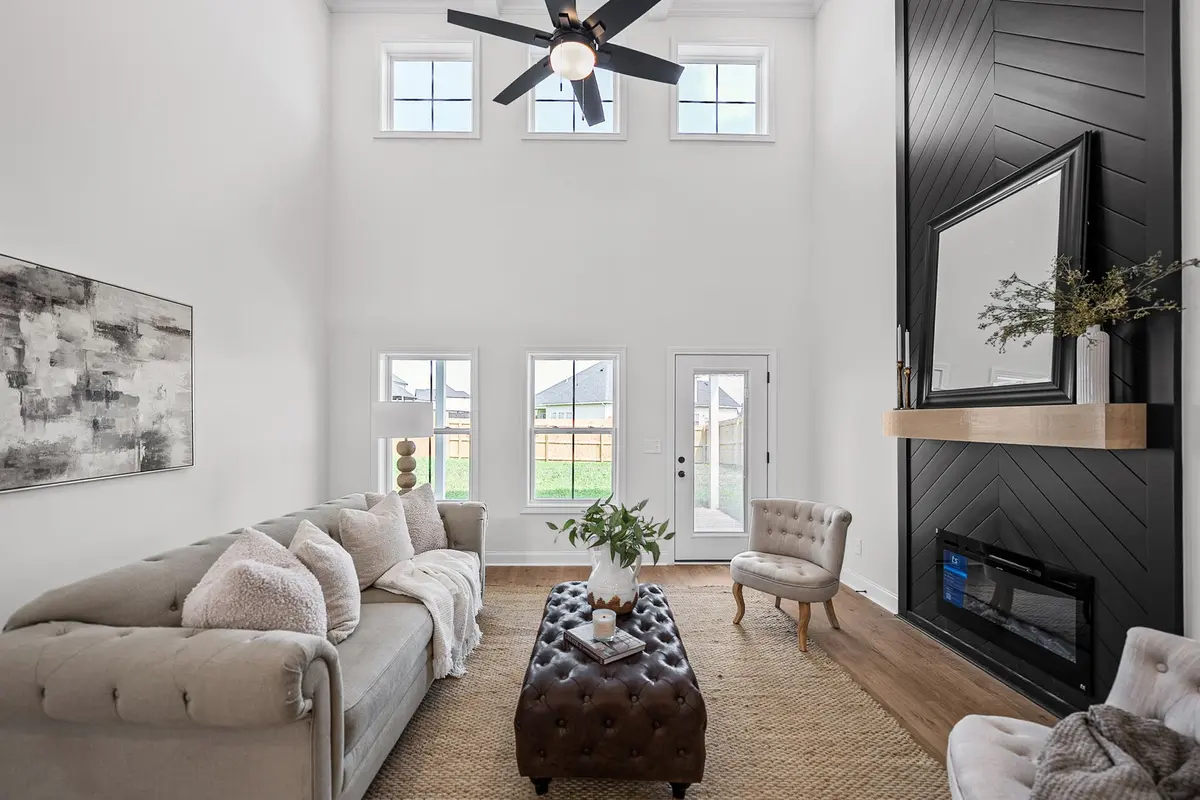 301 Kildeer Dr, Clarksville, TN 37040