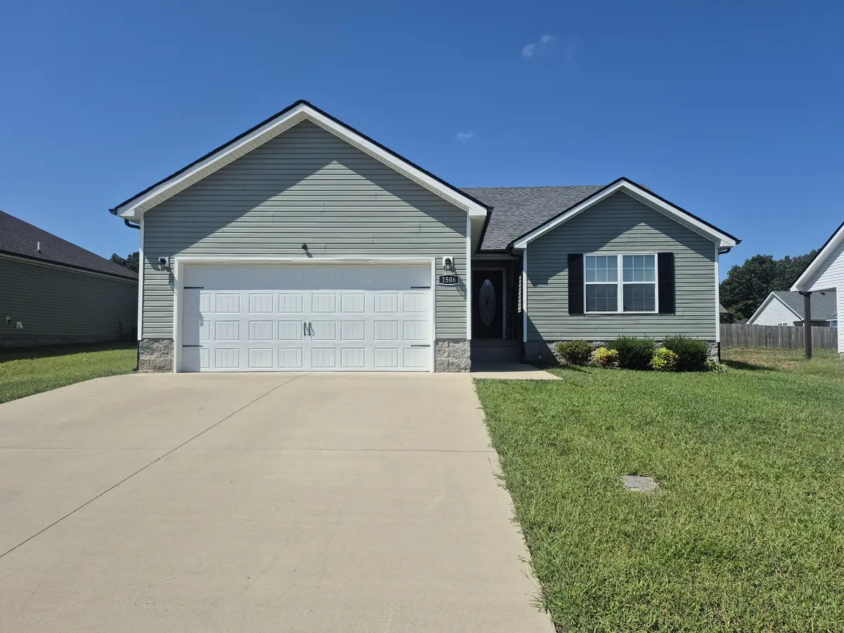 1506 Fredrick Dr, Clarksville, TN 37042