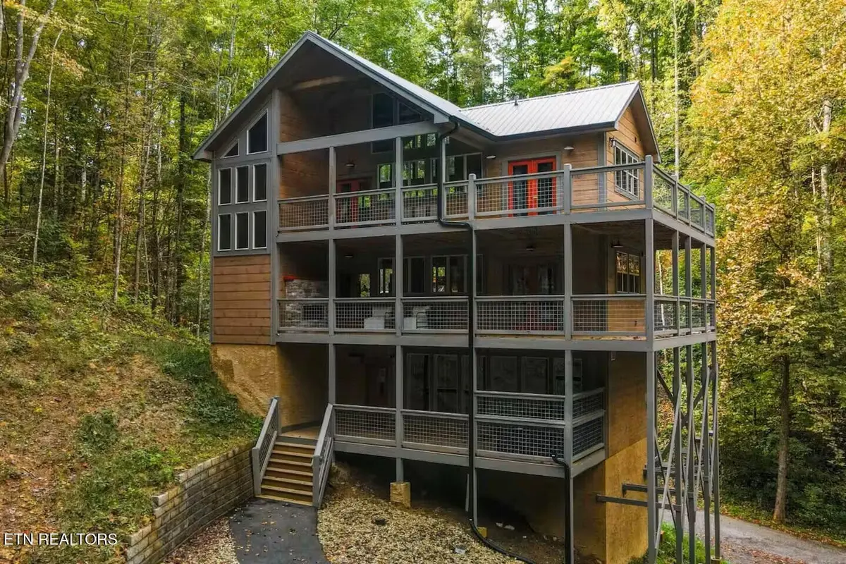 5175 Riversong Way, Sevierville, TN 37876