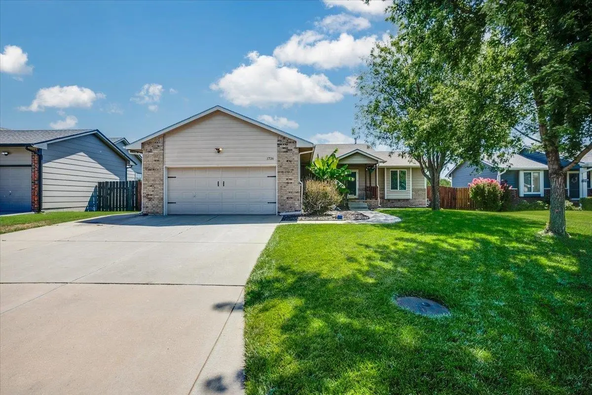 1726 N Prairie Run Circle, Mulvane, KS 67110