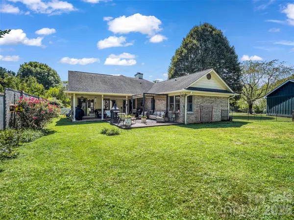 2365 Rosemont CT, Hendersonville, NC 28791