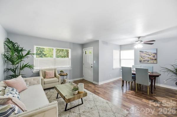 3300 Bonaire DR, Charlotte, NC 28208