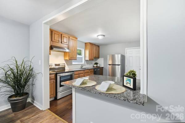 3300 Bonaire DR, Charlotte, NC 28208