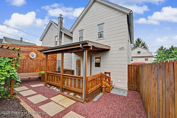 425 E Warren ST, Dunmore, PA 18512