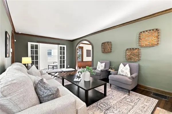 319 E 70th TER, Kansas City, MO 64113