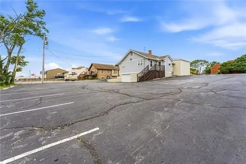 6107 Blue Ridge BLVD, Raytown, MO 64133