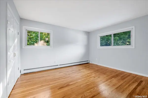 49 Neulist AVE #2nd Fl, Port Washington, NY 11050