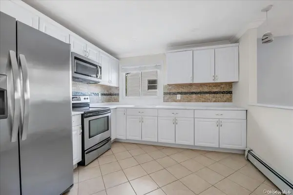 49 Neulist AVE #2nd Fl, Port Washington, NY 11050