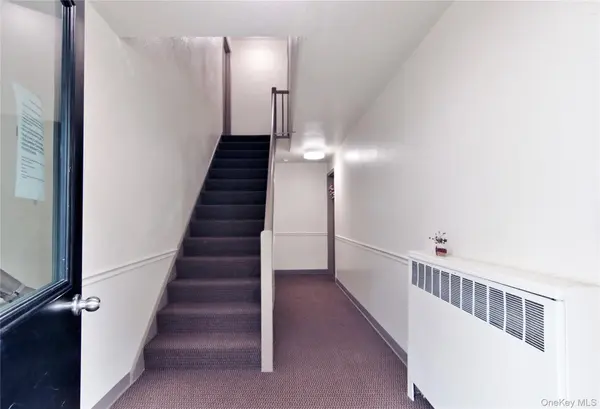71 Avon CIR #D, Rye Brook, NY 10573