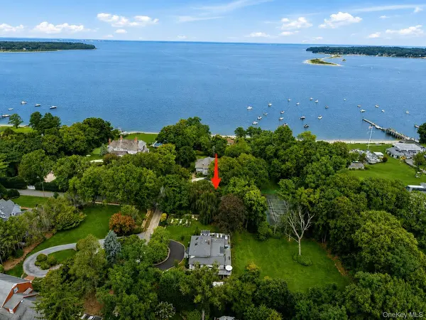 34 Locust LN, Huntington Bay, NY 11743