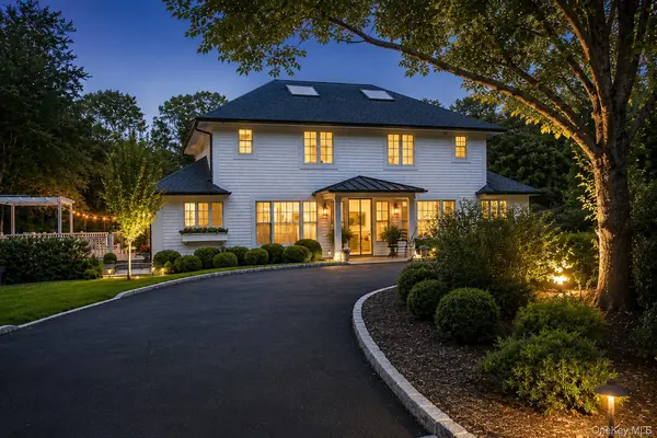 34 Locust LN, Huntington Bay, NY 11743