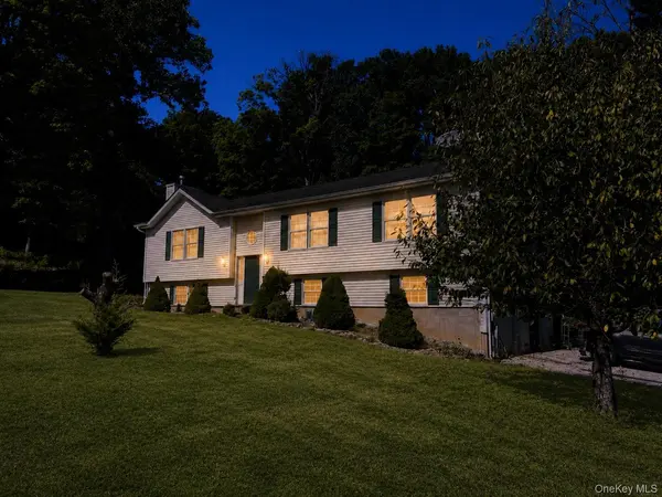 71 O'Halloran CIR, Pleasant Valley, NY 12569