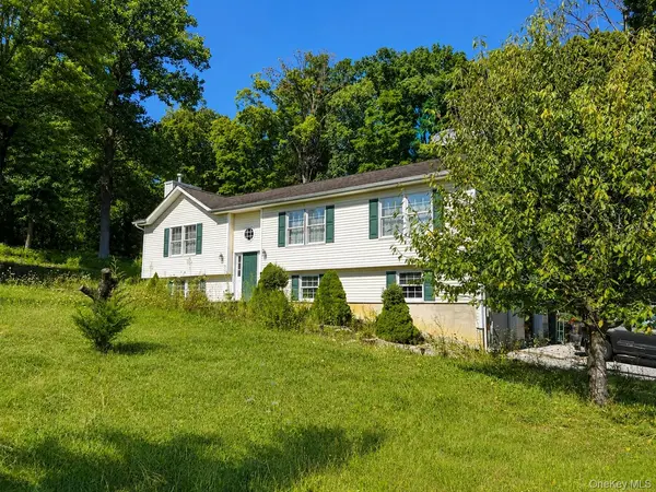 71 O'Halloran CIR, Pleasant Valley, NY 12569