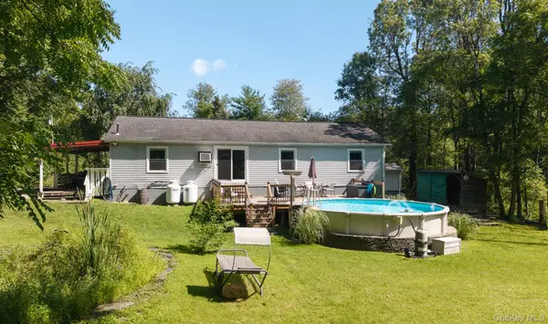 28 Buck LN, Saugerties, NY 12477