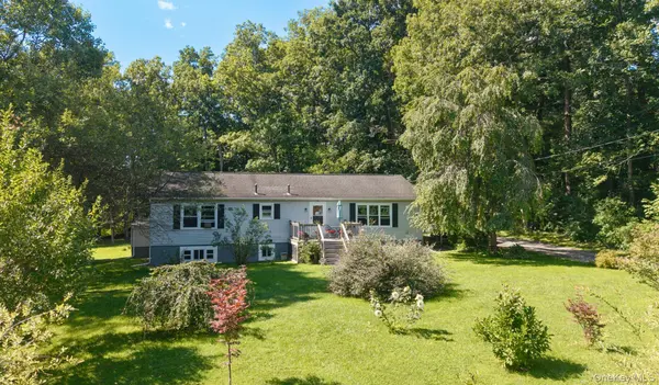28 Buck LN, Saugerties, NY 12477