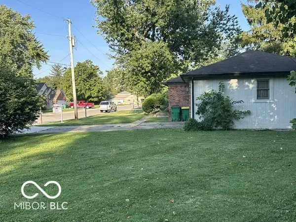 307 E North ST E, Westfield, IN 46074