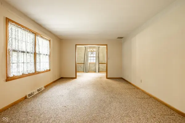 7143 Mohawk LN, Indianapolis, IN 46260