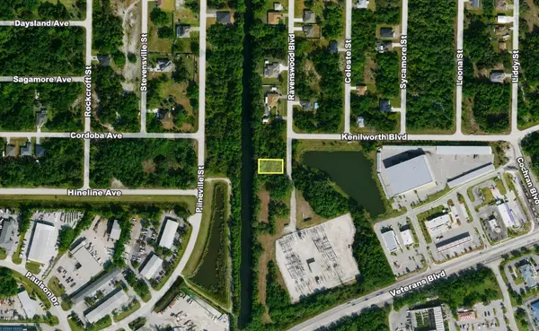 527 RAVENSWOOD BLVD, Port Charlotte, FL 33954