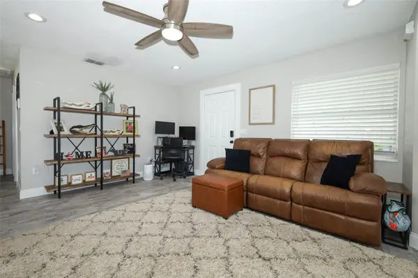 738 E 11TH AVE, Mount Dora, FL 32757