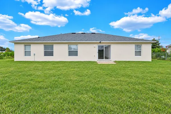 18 JUNIPER LOOP DR, Ocala, FL 34480