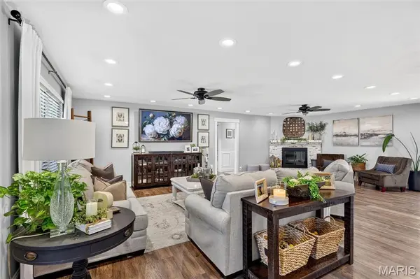 931 Quince DR, St Charles, MO 63301