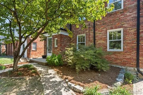 7418 Stanford AVE, St Louis, MO 63130