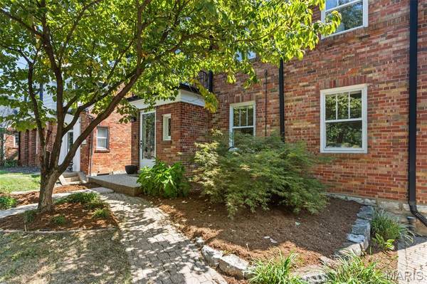 7418 Stanford AVE, St Louis, MO 63130