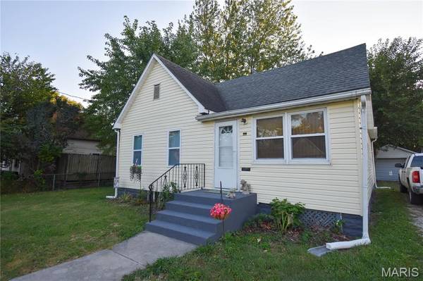 406 S Jersey ST, Gillespie, IL 62033