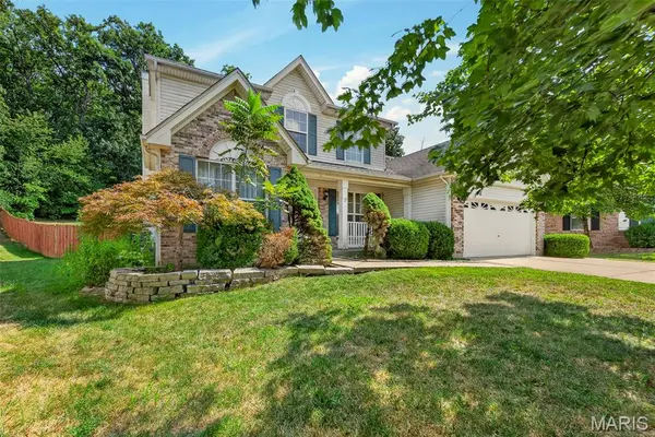 1031 Schumacher RD, Fenton, MO 63026