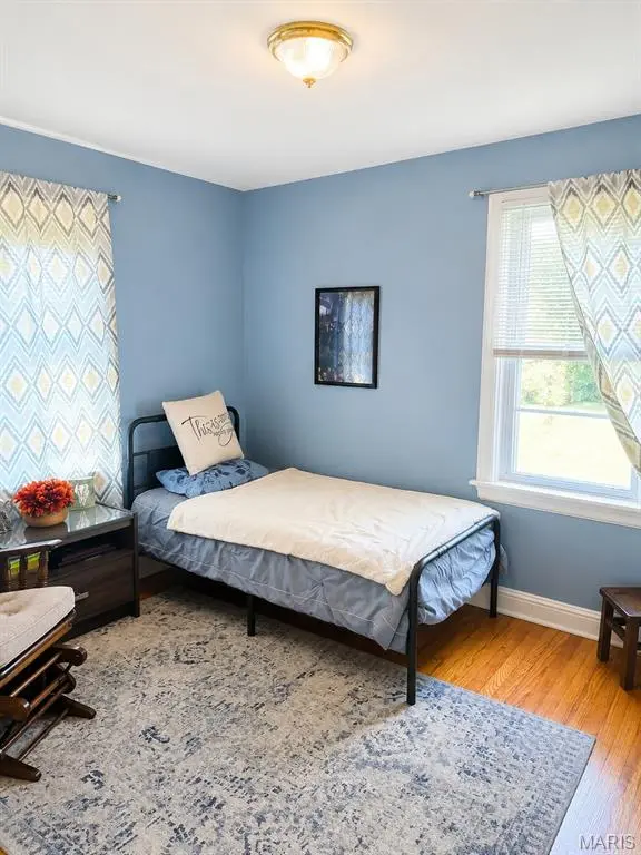 227 W Loretta AVE, St Louis, MO 63125