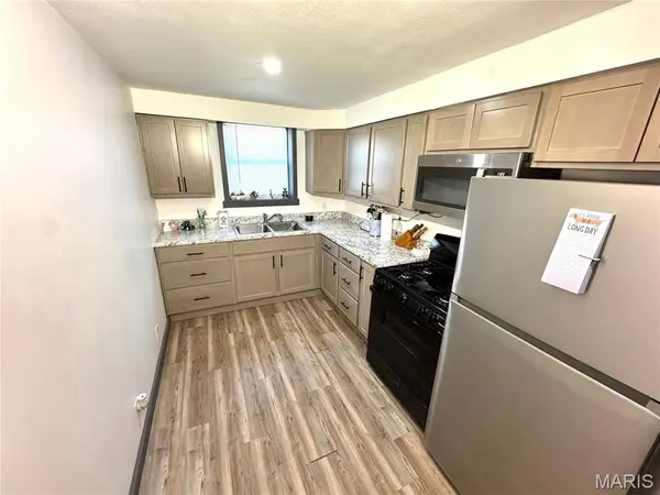 302 S 5th ST, La Grange, MO 63448