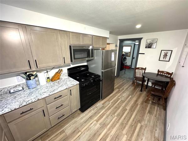 302 S 5th ST, La Grange, MO 63448