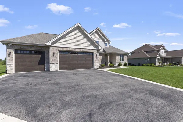 296 CLUB HOUSE DR, Cherry Valley, IL 61016