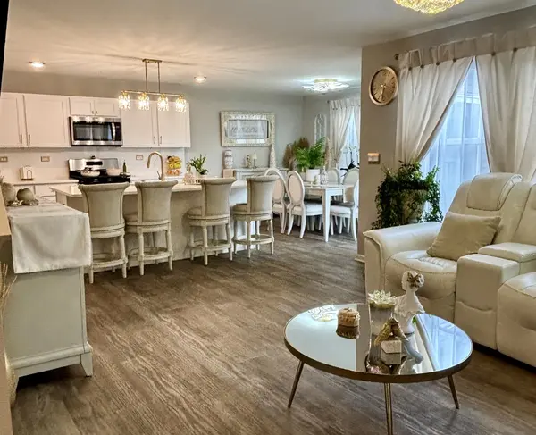 4 International WAY, Joliet, IL 60436