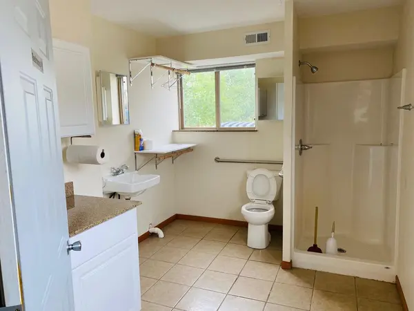 2294 TRENT ST, Le Claire, IA 52753