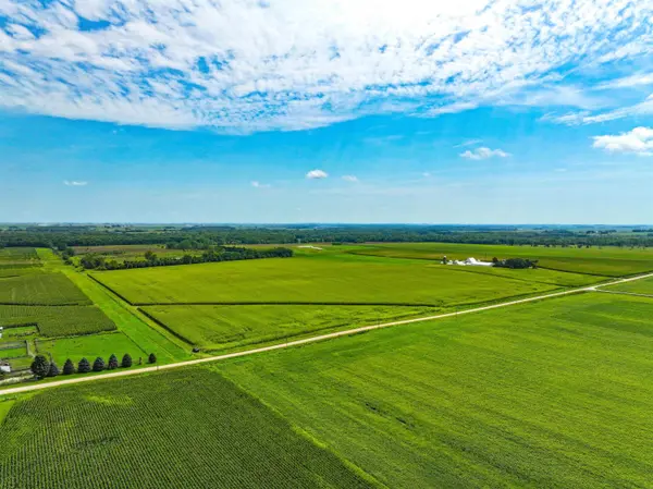 Quonset AVE, Quasqueton, IA 52326