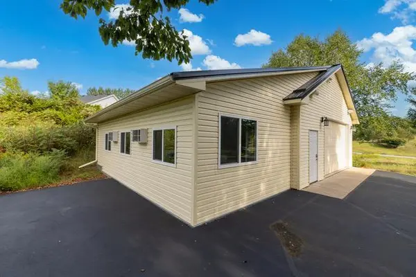 834 Prairie Meadows DR, Hudson, WI 54016