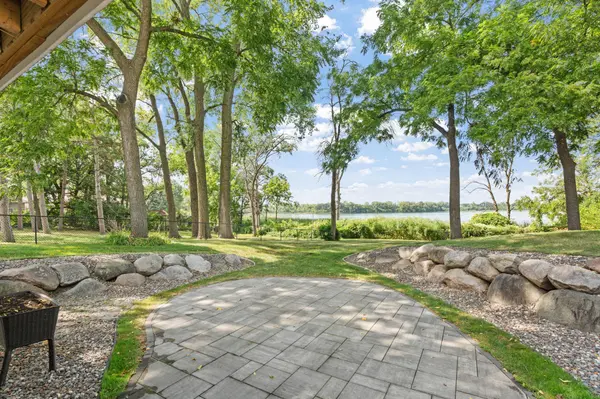 4337 Old Highway 10, Arden Hills, MN 55112