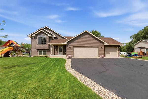 443 Cedarwood CT, Waite Park, MN 56387