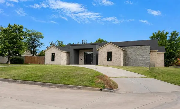 1601 Randel RD, Nichols Hills, OK 73116
