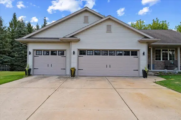215 W HAVEN CT, Luxemburg, WI 54217-1091