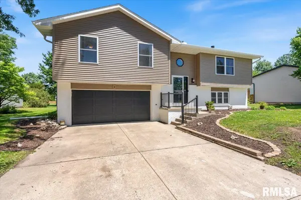 365 Teal DR, Chatham, IL 62629