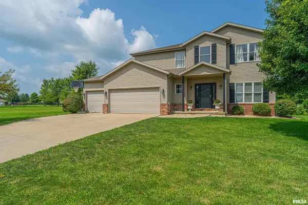 126 N LAKE DR, Atlanta, IL 61723