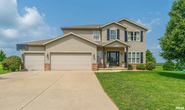 126 N LAKE DR, Atlanta, IL 61723