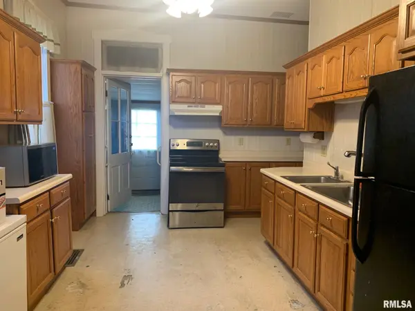 1428 ELM ST, Quincy, IL 62301
