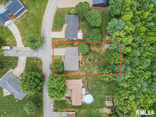649 HOMESTEAD DR, Glenarm, IL 62536