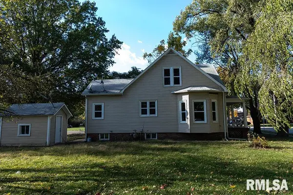 323 N PINE ST, Nokomis, IL 62075