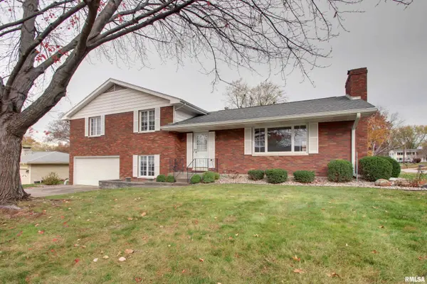 2649 HILLSIDE DR, Quincy, IL 62301