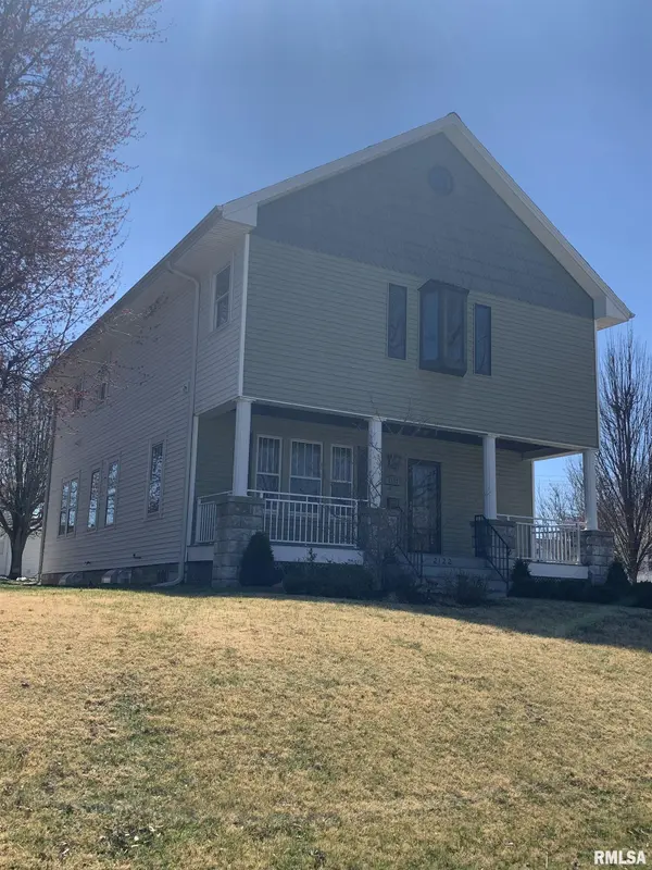 2122 JEFFERSON ST, Quincy, IL 62301