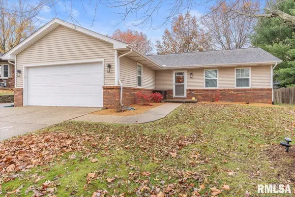 65 Teal DR, Chatham, IL 62629